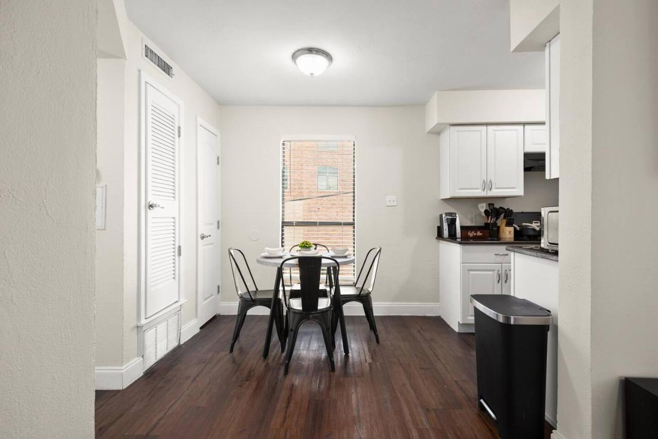 Modern 1BR Apartment | Fast Wi-Fi | Great Location