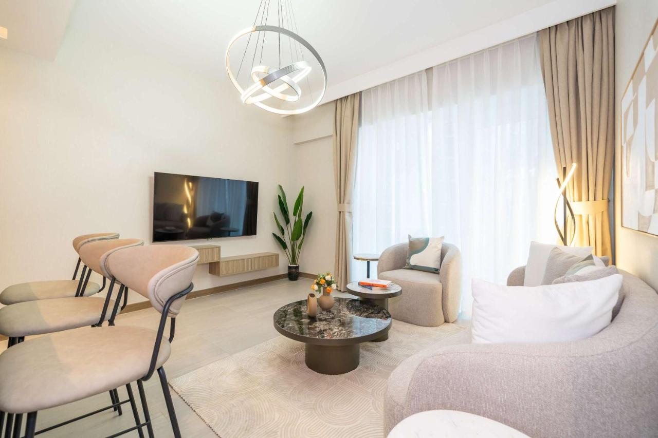 Designer 1BR Apt Fully Equipped