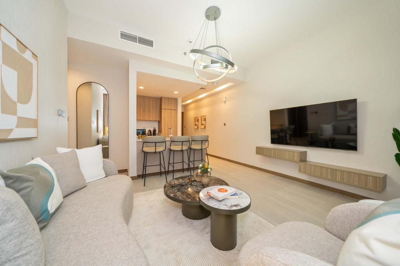 Designer 1BR Apt Fully Equipped - 2