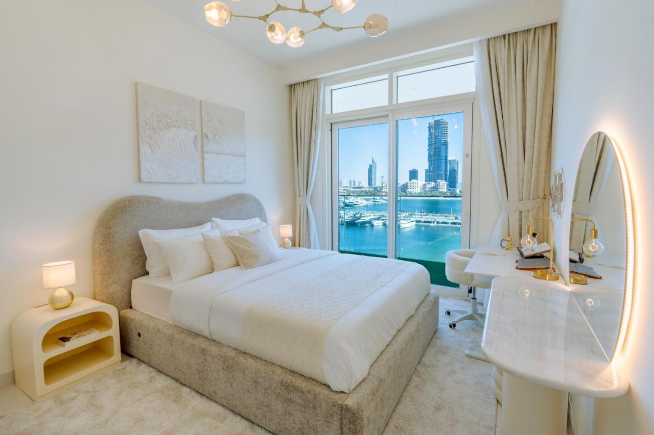 Luxury Beachfront Marina View Apartment With Private Beach Access By Green Sky Holiday Homes - 5