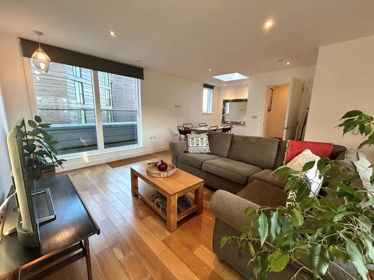 Split Level 3 Bedroom Top Floor Flat