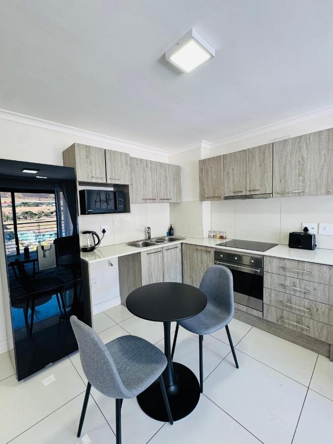 Modern City Stay with Table Mountain Views - 2