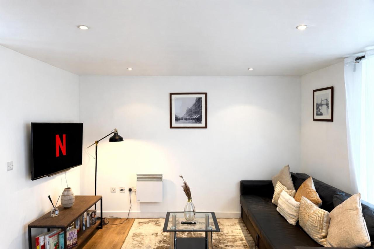 Central Brick Lane 2 Bedroom Flat - Private Patio