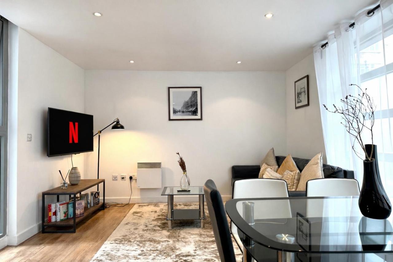 Central Brick Lane 2 Bedroom Flat - Private Patio - 5