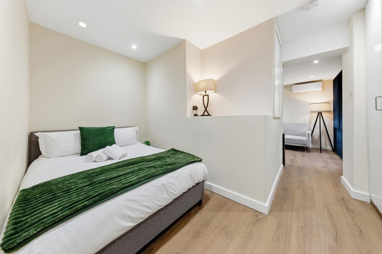 London Bridge Apartments - 3