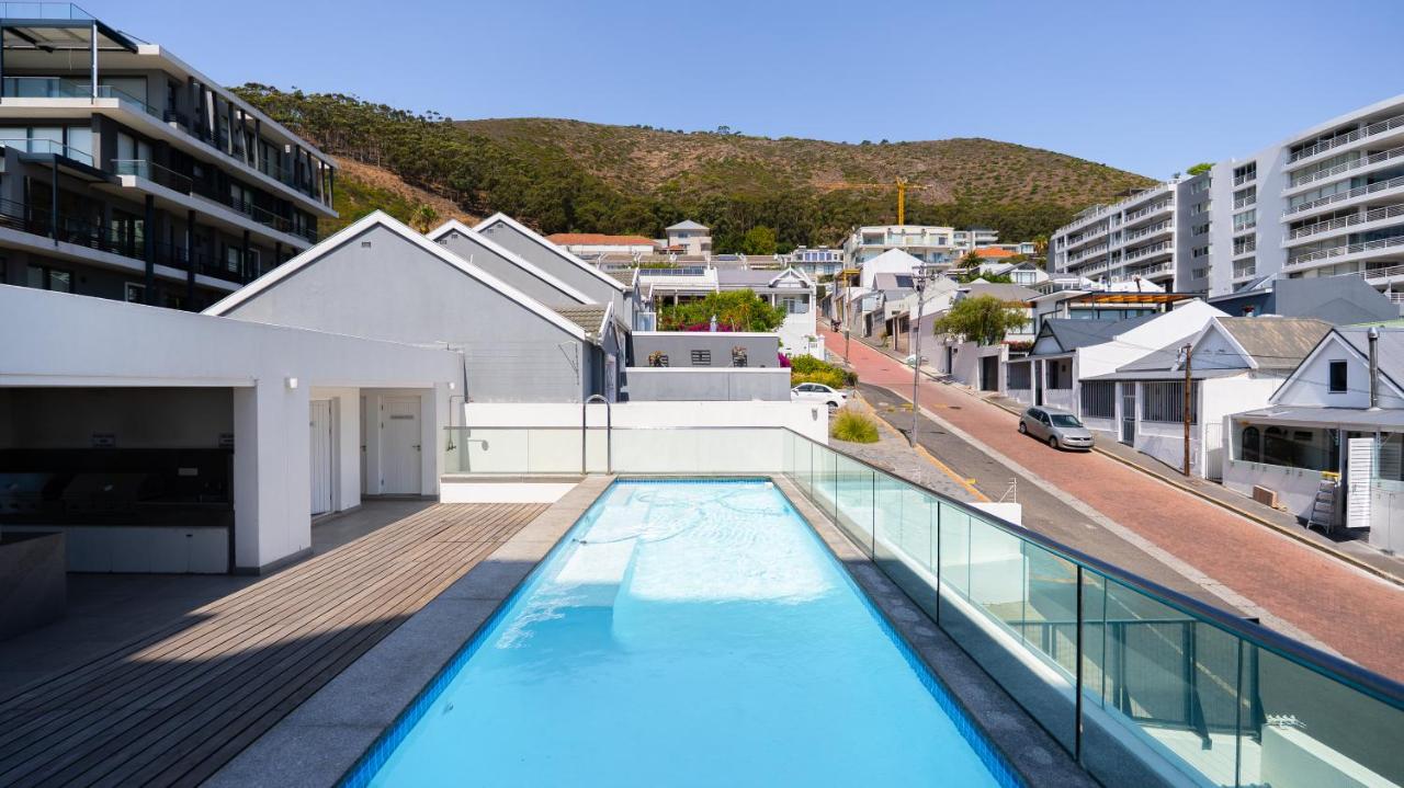 Sea Point Luxury 2 Bedroom Apartment With Inverter - 4