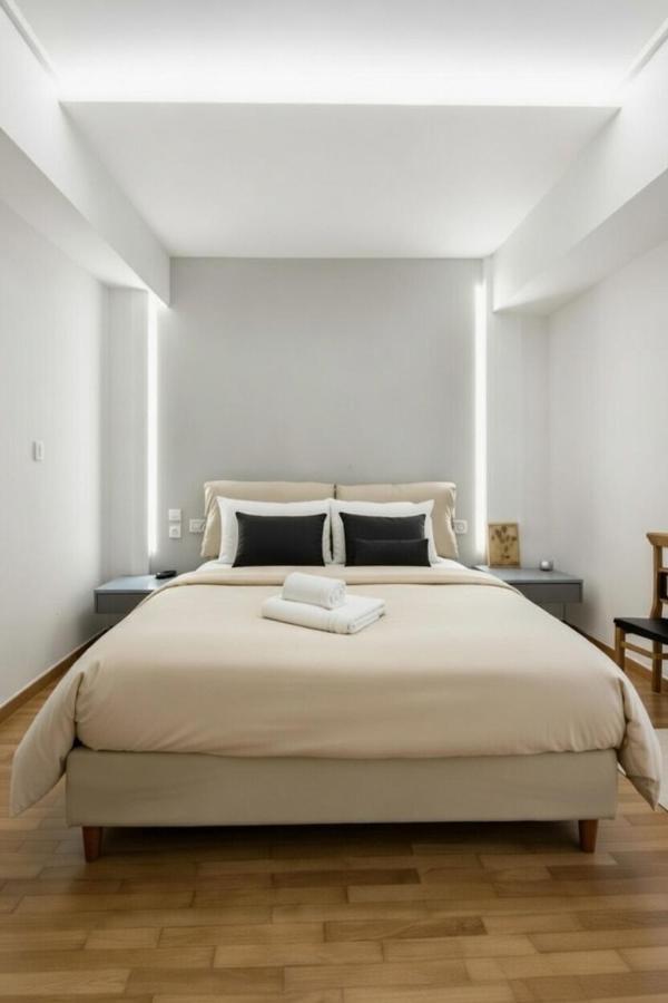 Athens Premium Euthalia