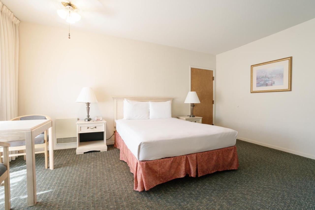 The Monarch Resort — photo 14