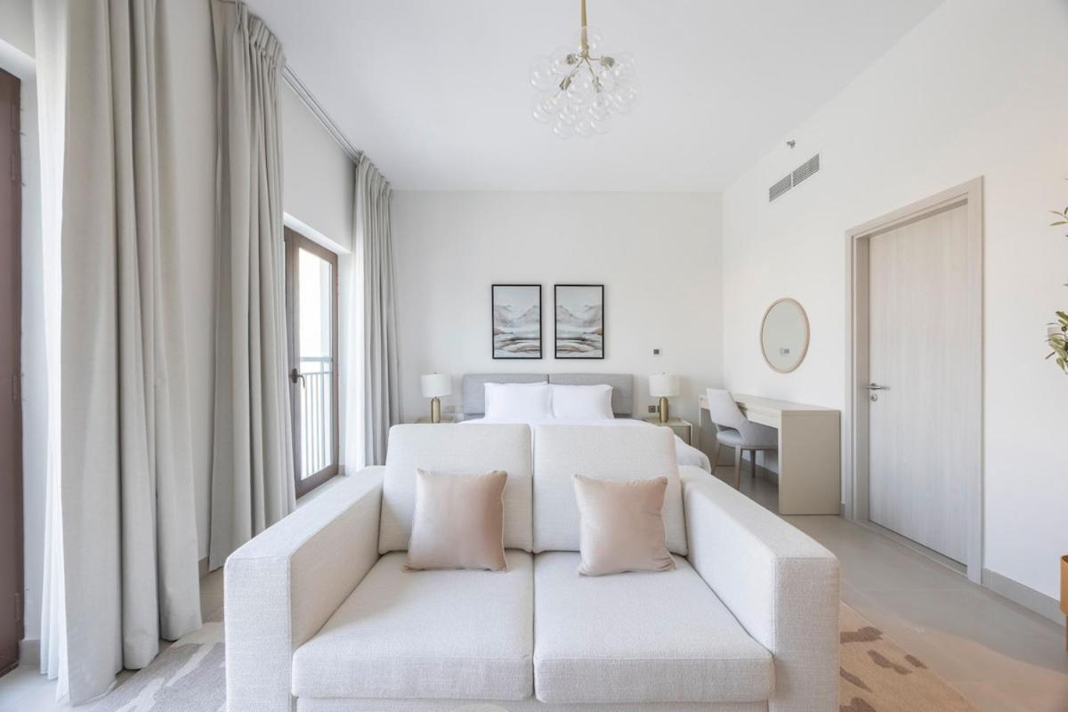 Yas Golf Studio Near Theme Parks - 4