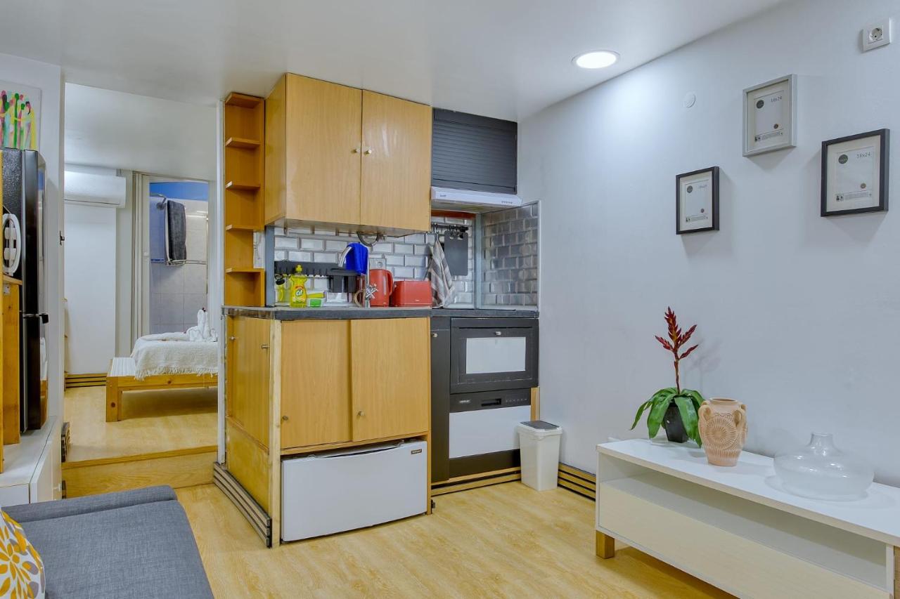 Charming Lisbon Old Town Apartment - 4