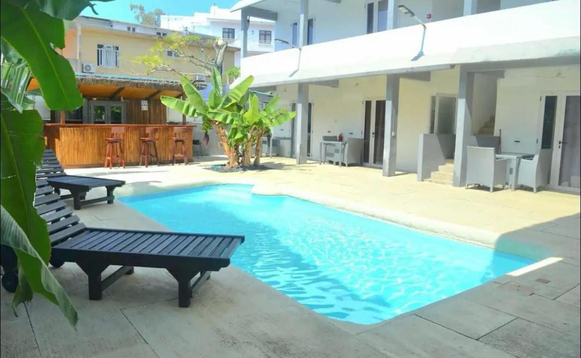 Cozy Ground-Floor At Villa Camille near the Beach - 4