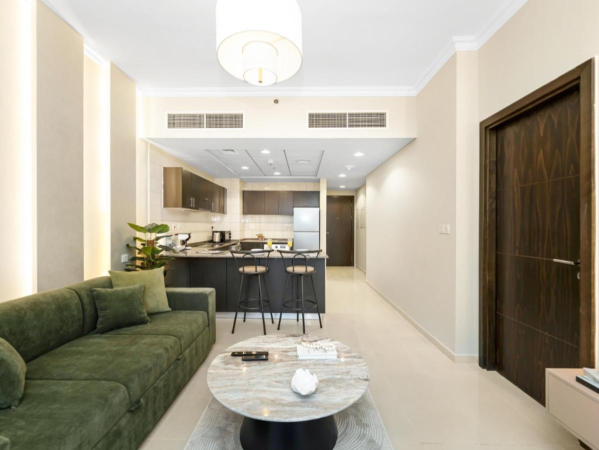 Stylish 1BR with Marina Views Near Metro & JBR - 4