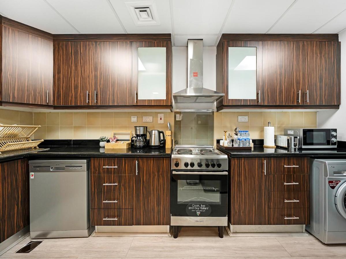 Panoramic Sea and Dubai Ain View 2BR Apt - 5