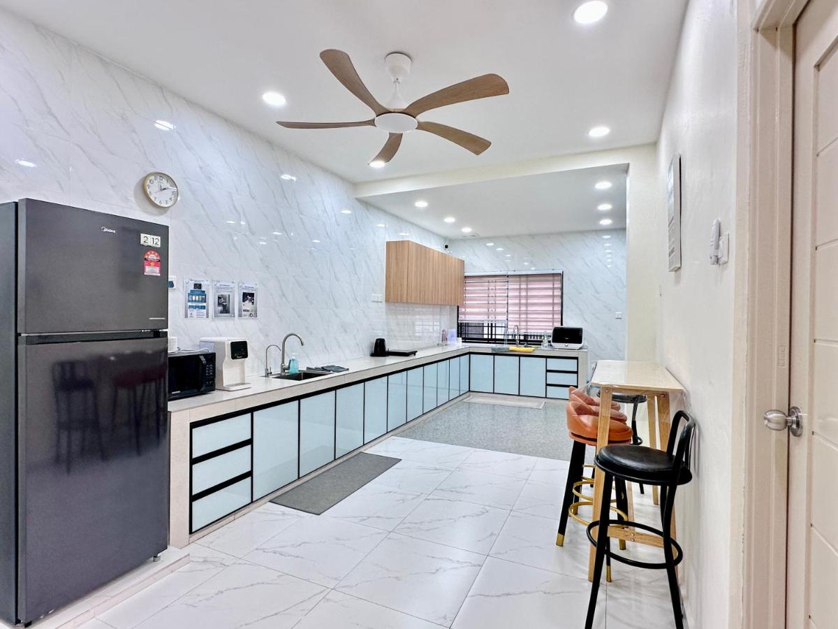 Balcony house JB Sentosa 12 Pax CIQ & Mid Valley - 4