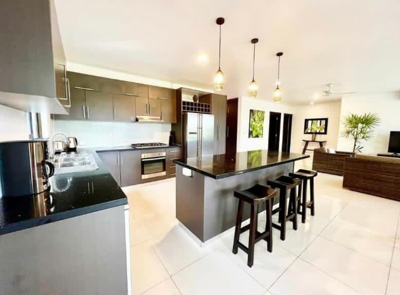 Lomalagi Luxury Apartments 3 Bedroom x 7 Guests Deluxe - 2