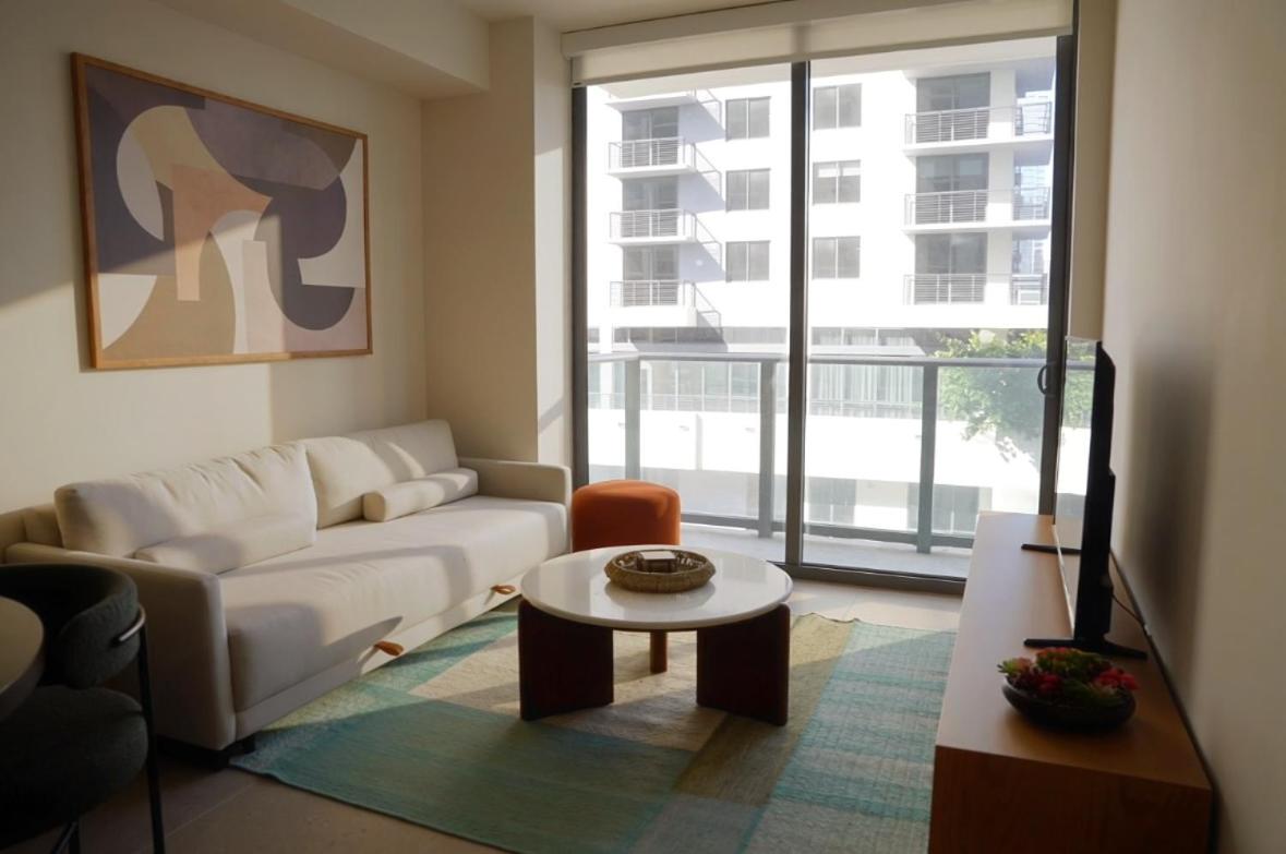 Stylish Minimalist 1BR in The Crosby - 2