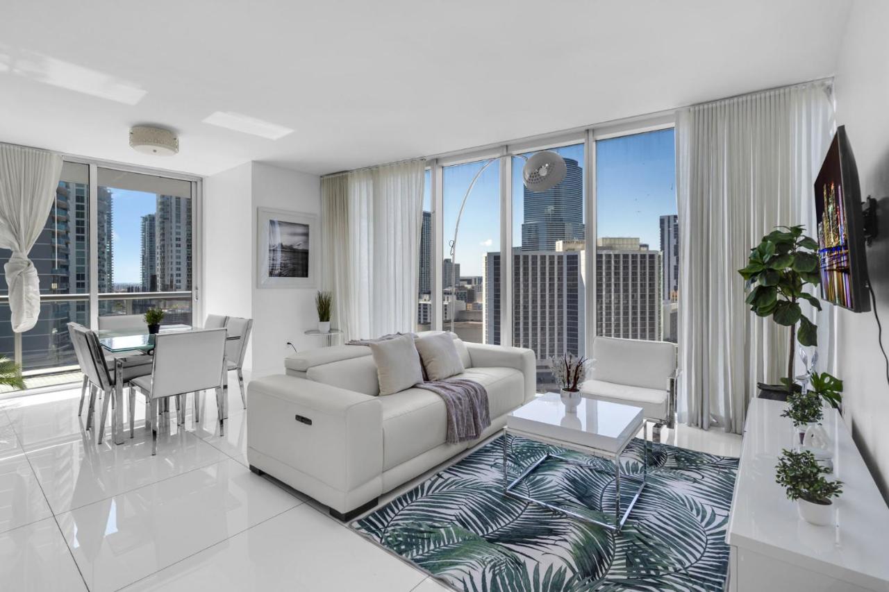 Icon Brickell 2BR Poolside Paradise in the Sky