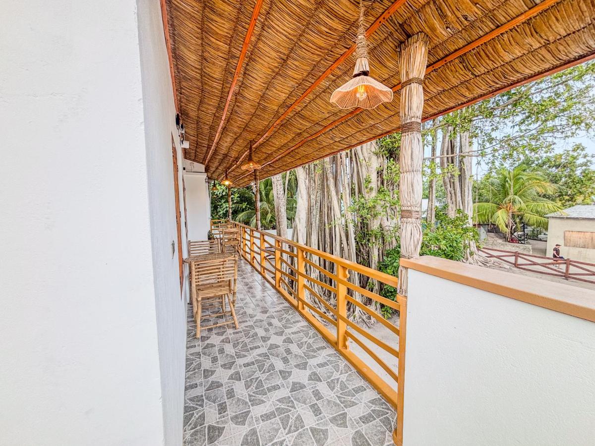 Eco Palm Mathiveri - Guest House with Complimentary Shared Kitchen & Laundry