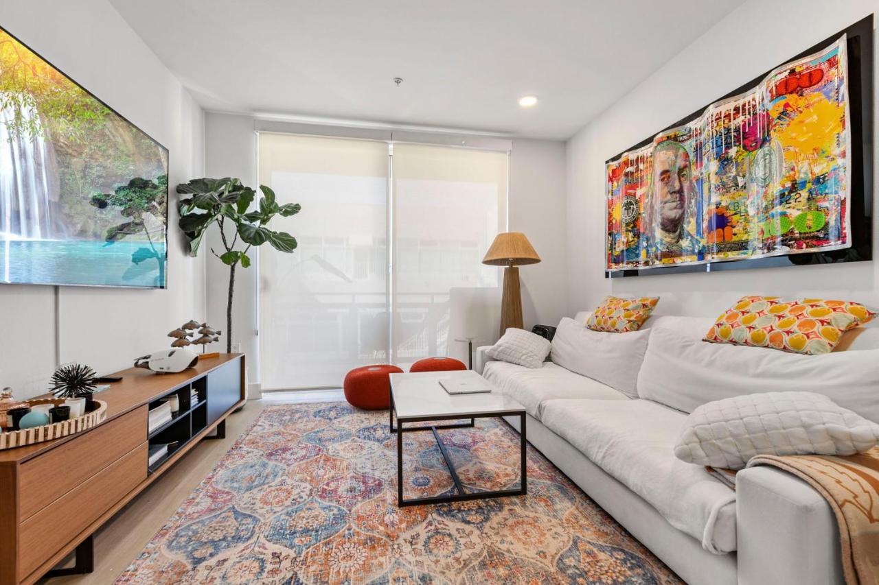 8 Santa Monica Huge Stylish Apartment - 5