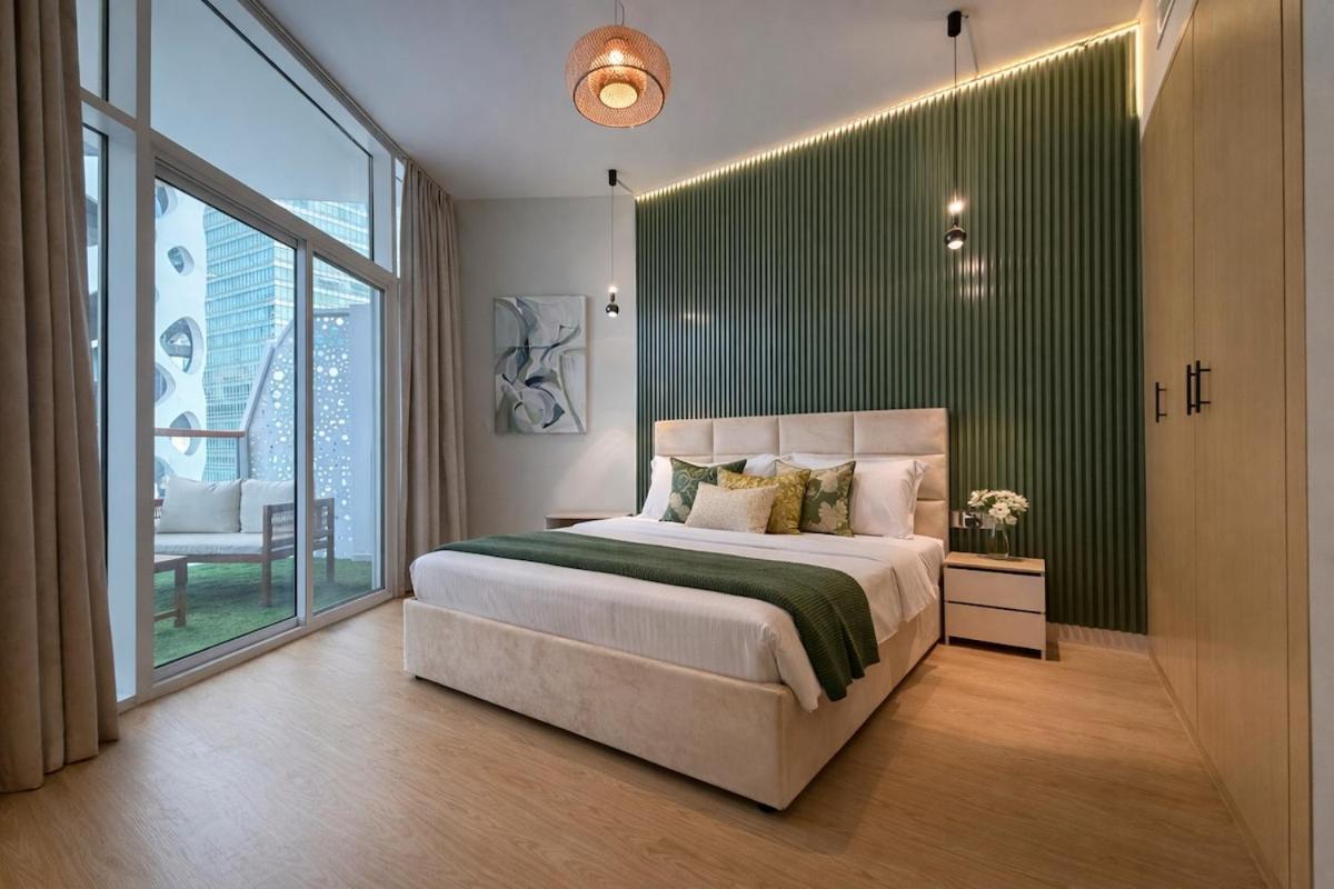 Direct Burj View Waterfront 1BR - Live Luxe - 4