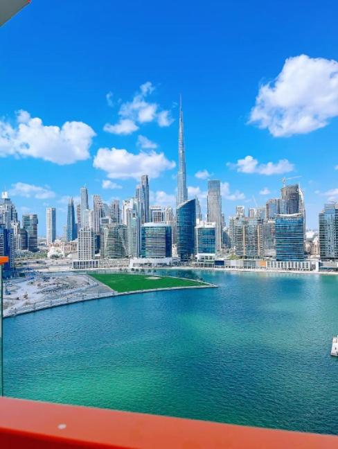 Direct Burj View Waterfront 1BR - Live Luxe - 2