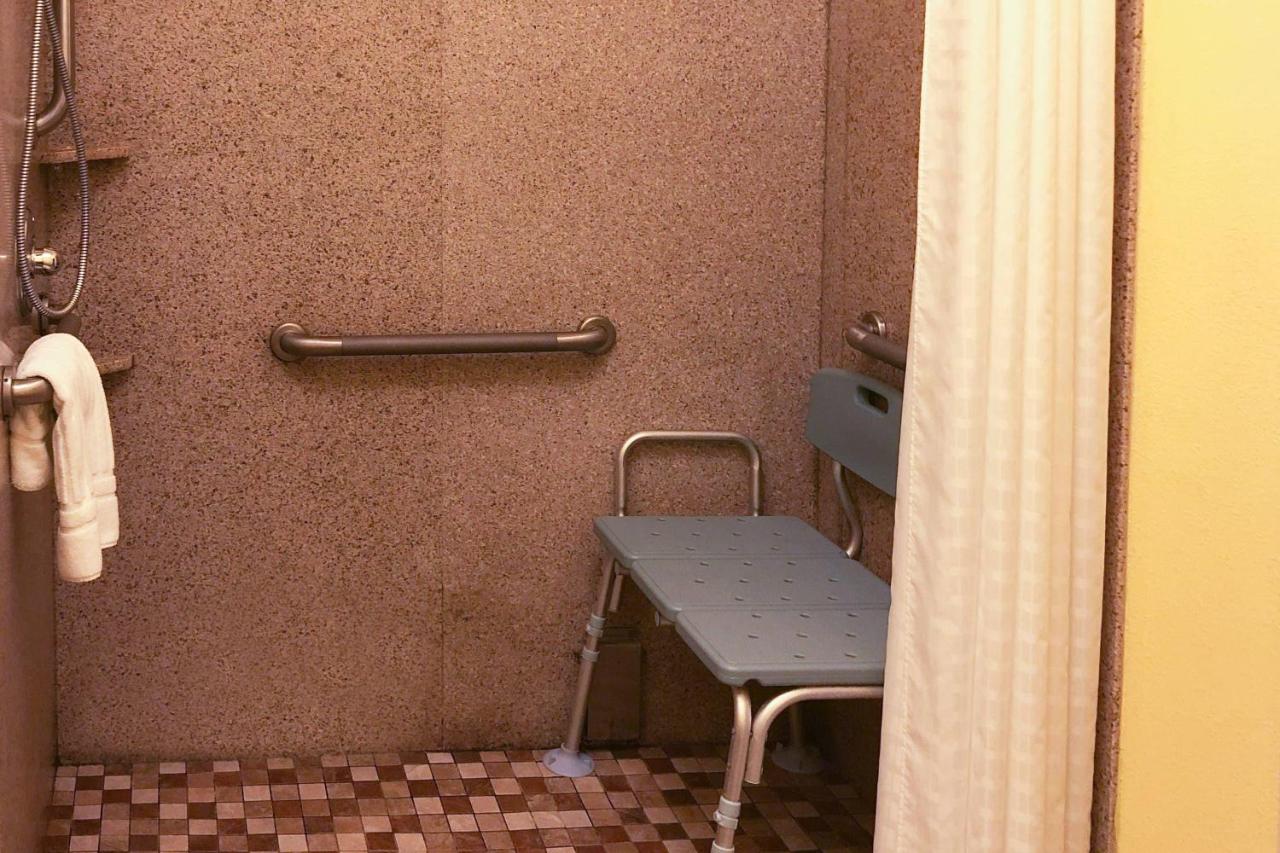 Cades Motel — photo 10