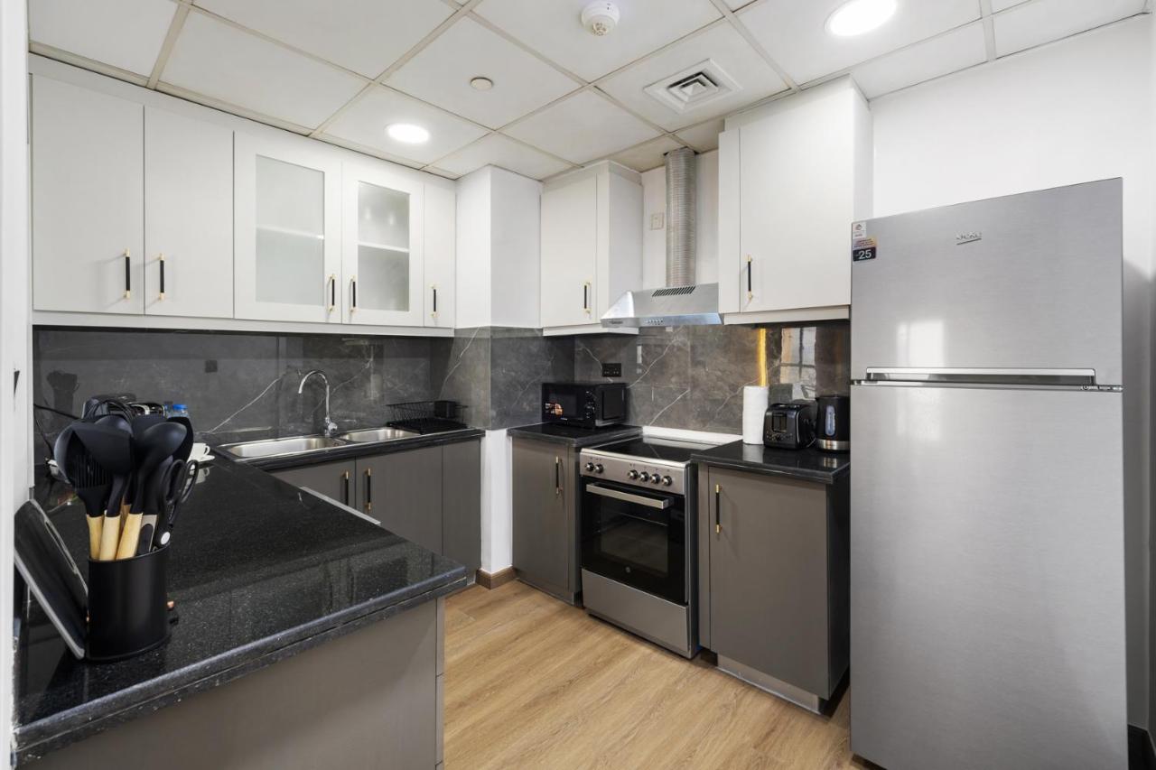 Luxury 2BR in JBR - High Floor Marina Skyline View - 5