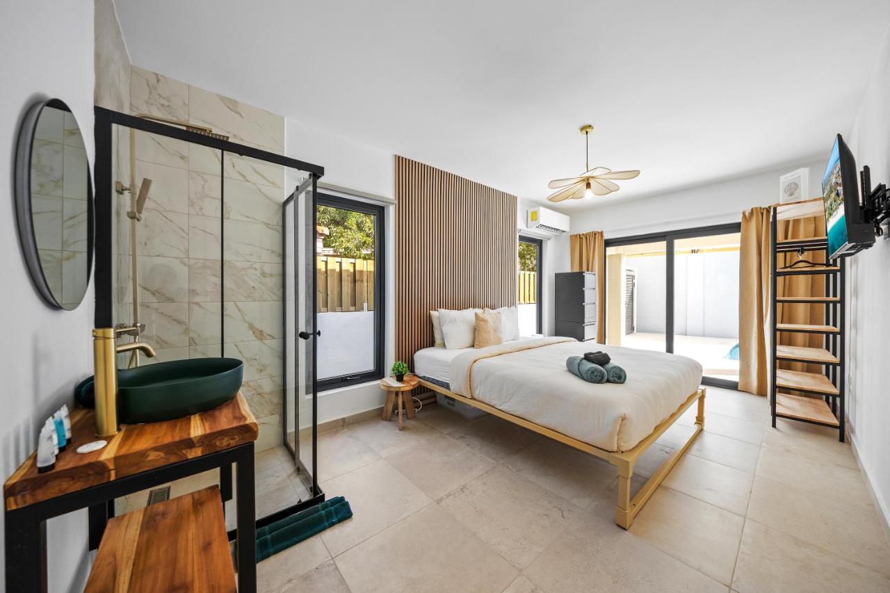 Koko Nido – Modern Luxury Pool Villa in Noord - 2