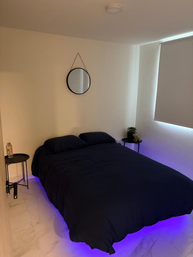 Habitación privada con baño privado se comparten áreas comunes