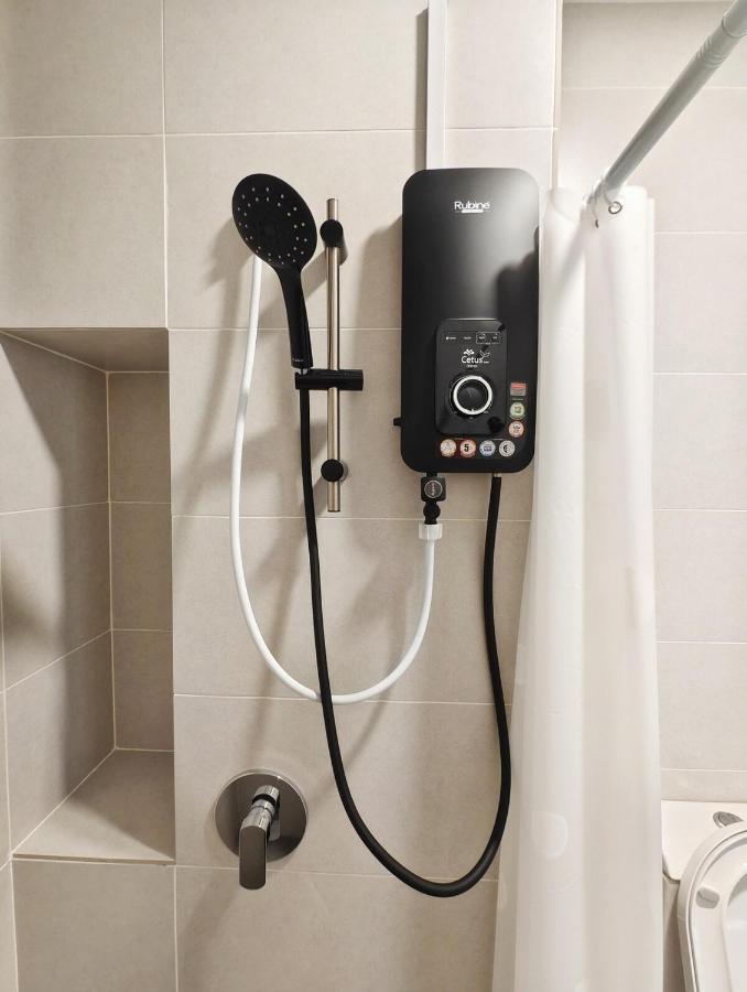 3 min Ciq Customs Studio, 3pax Nearby Immigration - 2