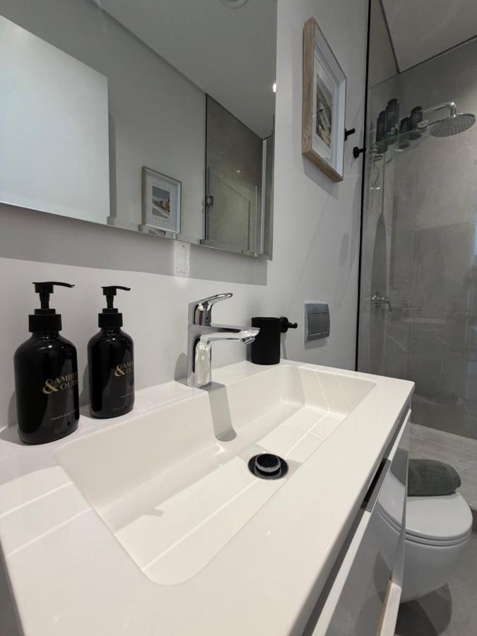 Premium Studio Apartment in Sea Point - High-end interiors & modern design - 4