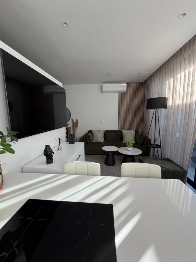 Premium Studio Apartment in Sea Point - High-end interiors & modern design - 3