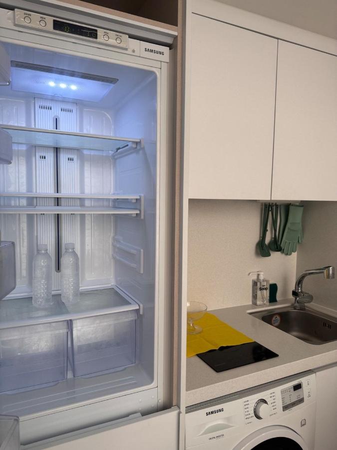 OPEN2-Hongik Hapjeong Station 2 minutes-Luxury hotel style-Panoramic Han River View-Queen bed for 2 people-Comfortable sofa OTT - 5