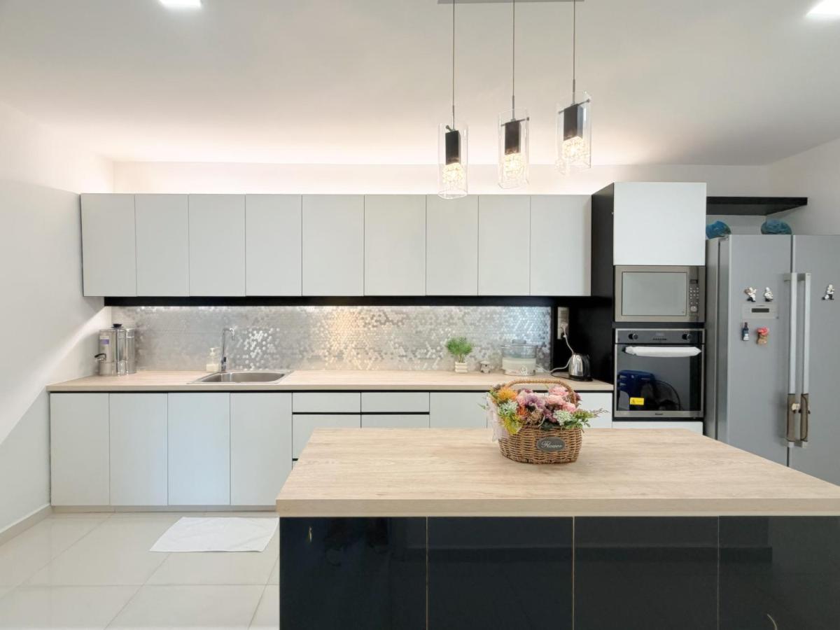 Taman Pelangi JB City Fun Home KTV Swimming Pool BBQ - 5