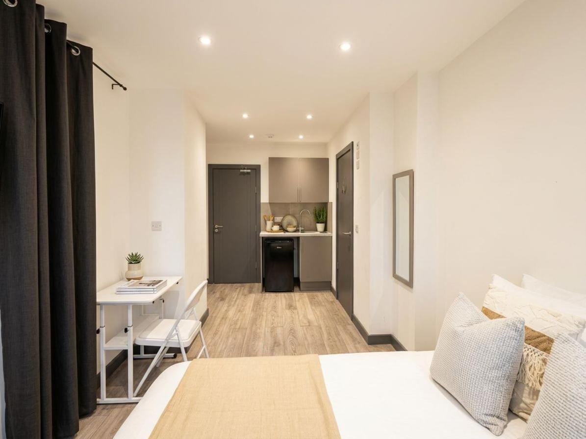 133 Wood Green Studios to Central London - 4