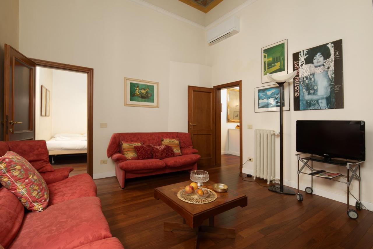 Frescoed Duomo Retreat - 4