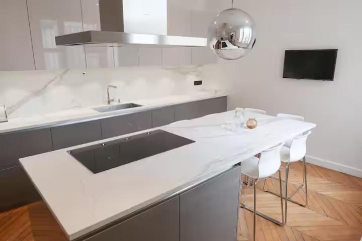 Montaigne Dream Duplex 4BR 8P Triangle d'Or - 3