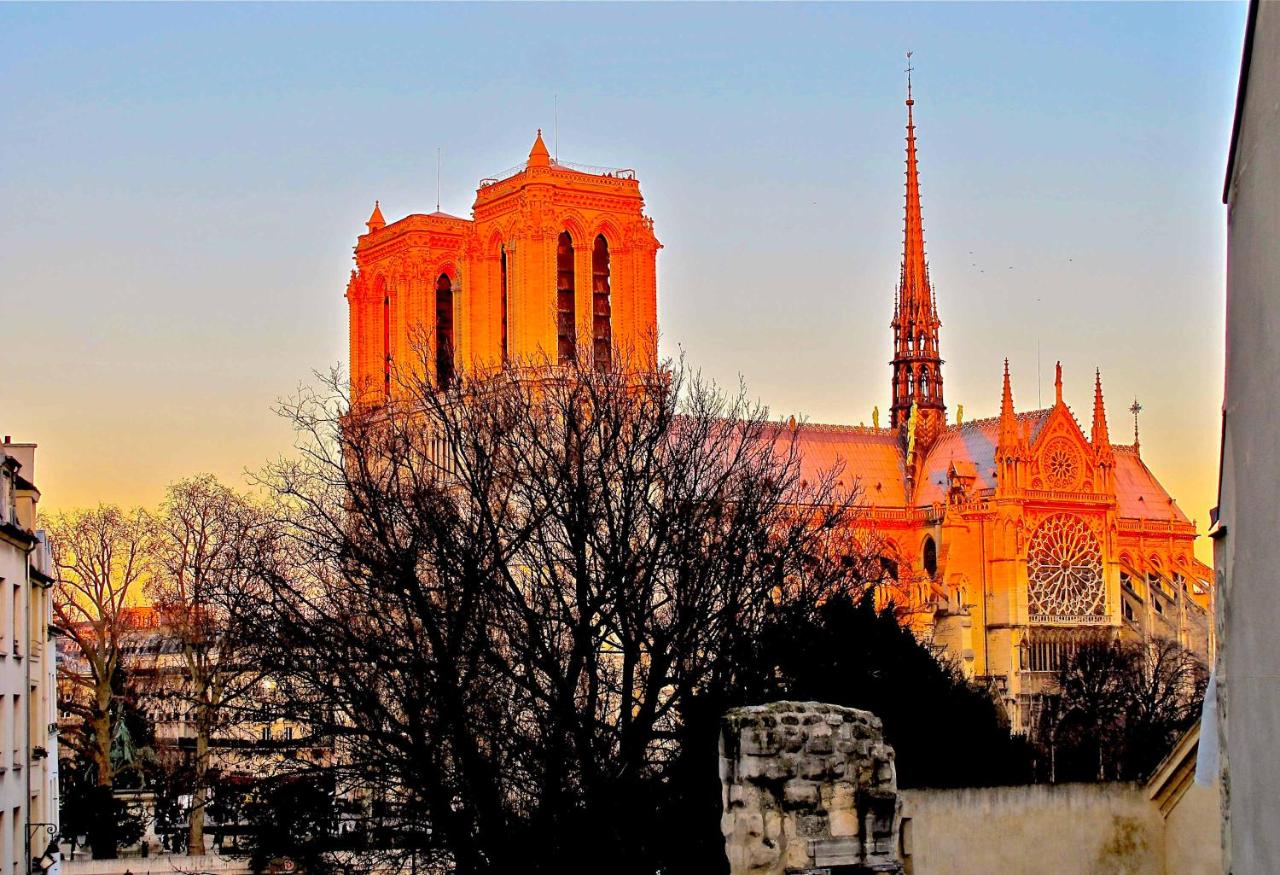 Fantastic View On Notre Dame Abelard