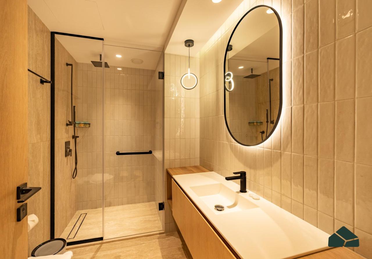 Newly Furnished 1BR with Burj Khalifa View by BMS - 3