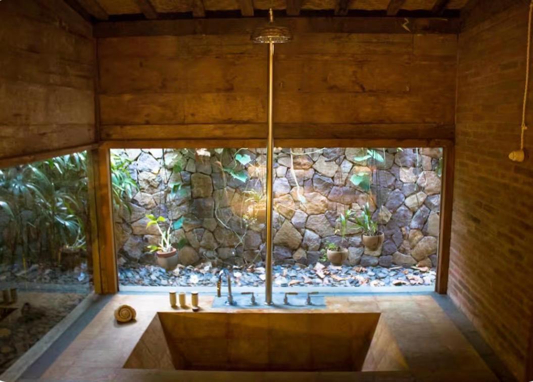 Unique architect-designed Villa & Tropical garden in Seminyak - 3