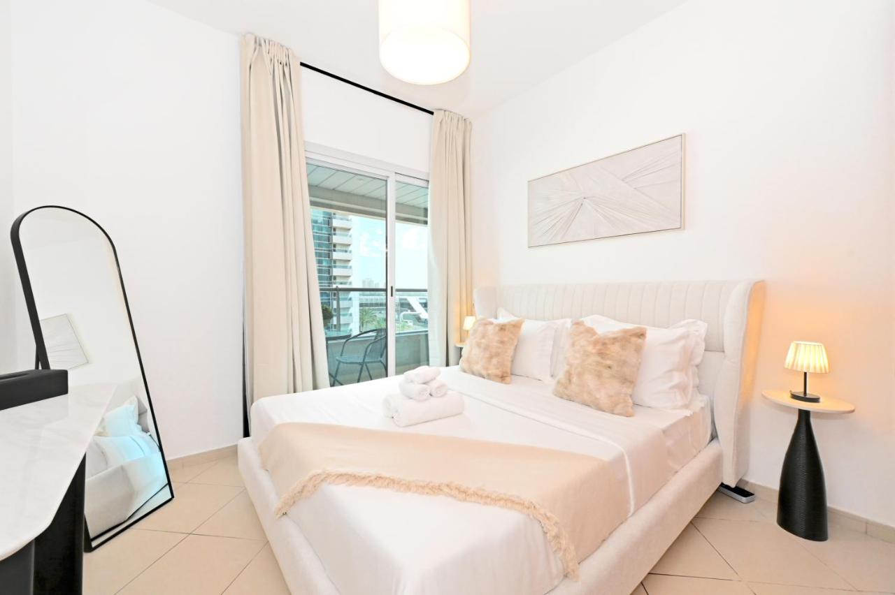 Diamond Superior 1BR - 1min to Metro, Tram and 2min to Beach JBR