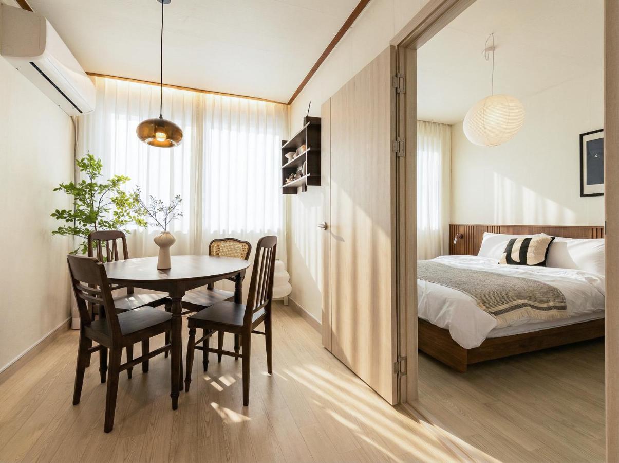 Stay ON - Seoul Seongsu Near Gentle Monster Yeonmujang-gil Café Street and Hangang Park - 3minute walk from the airport bus stop - free luggage storage