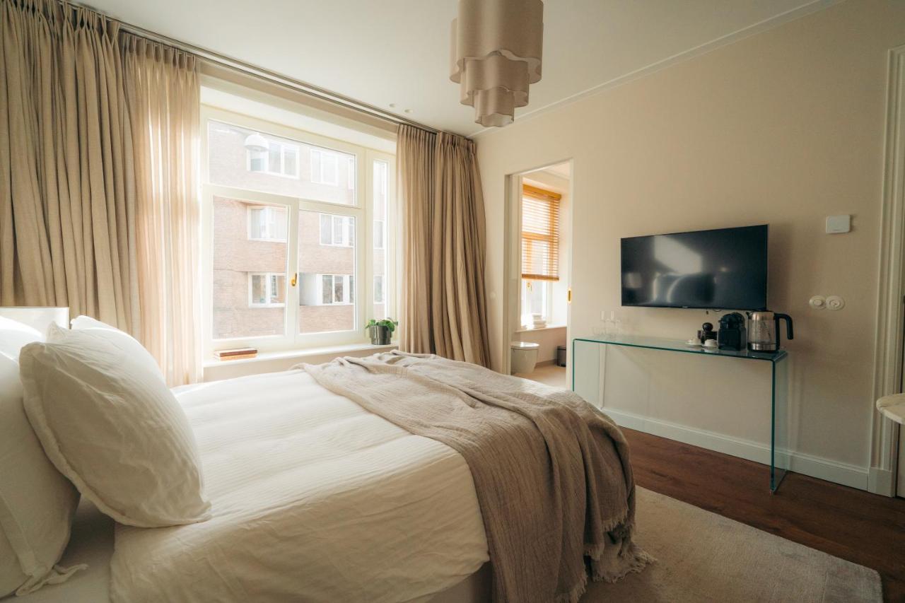 Designer Room with Ensuite in Oud-West - 2