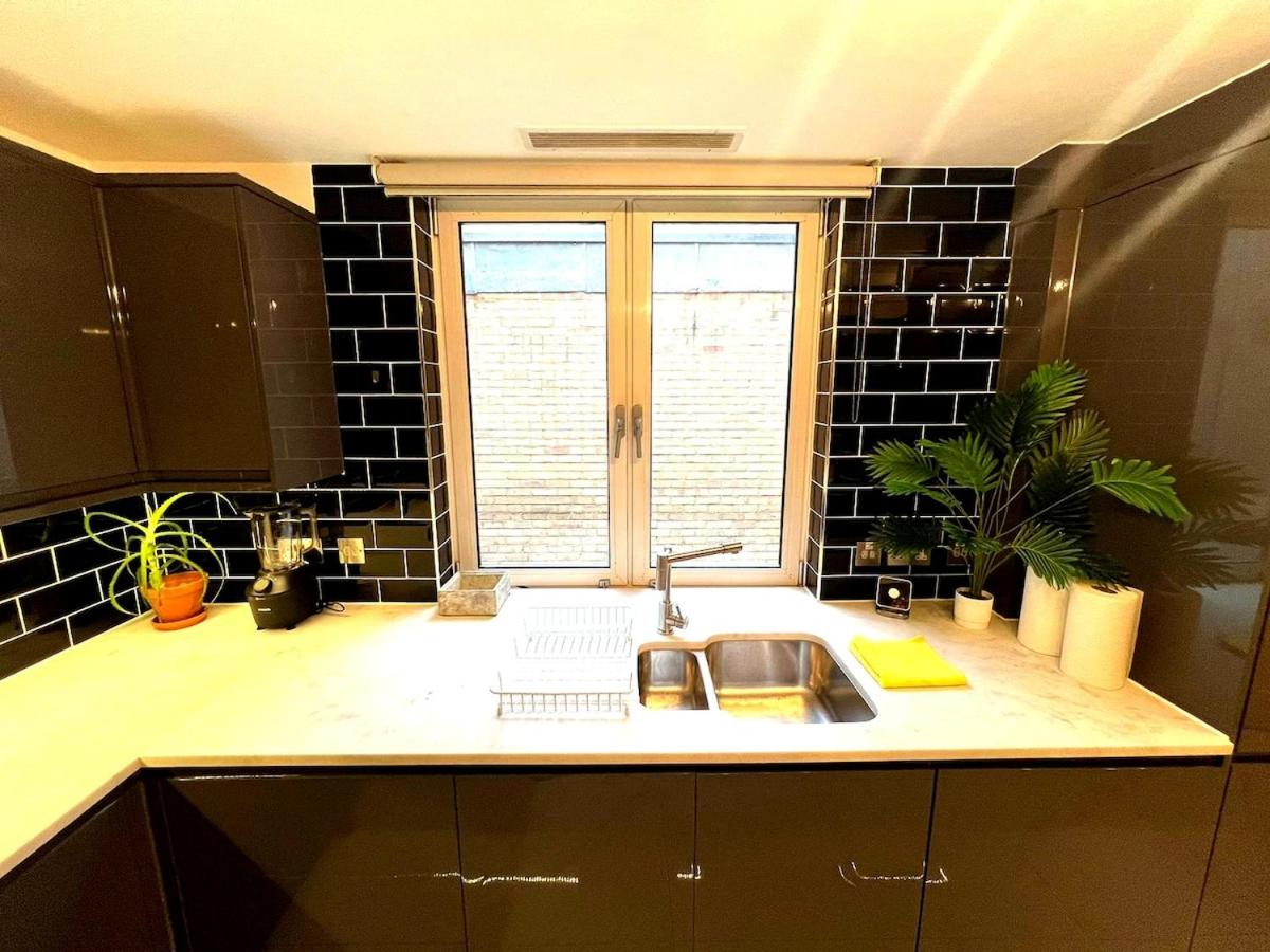 Hideaway Opposite Hyde Park 3 Bed by City Peace - 3