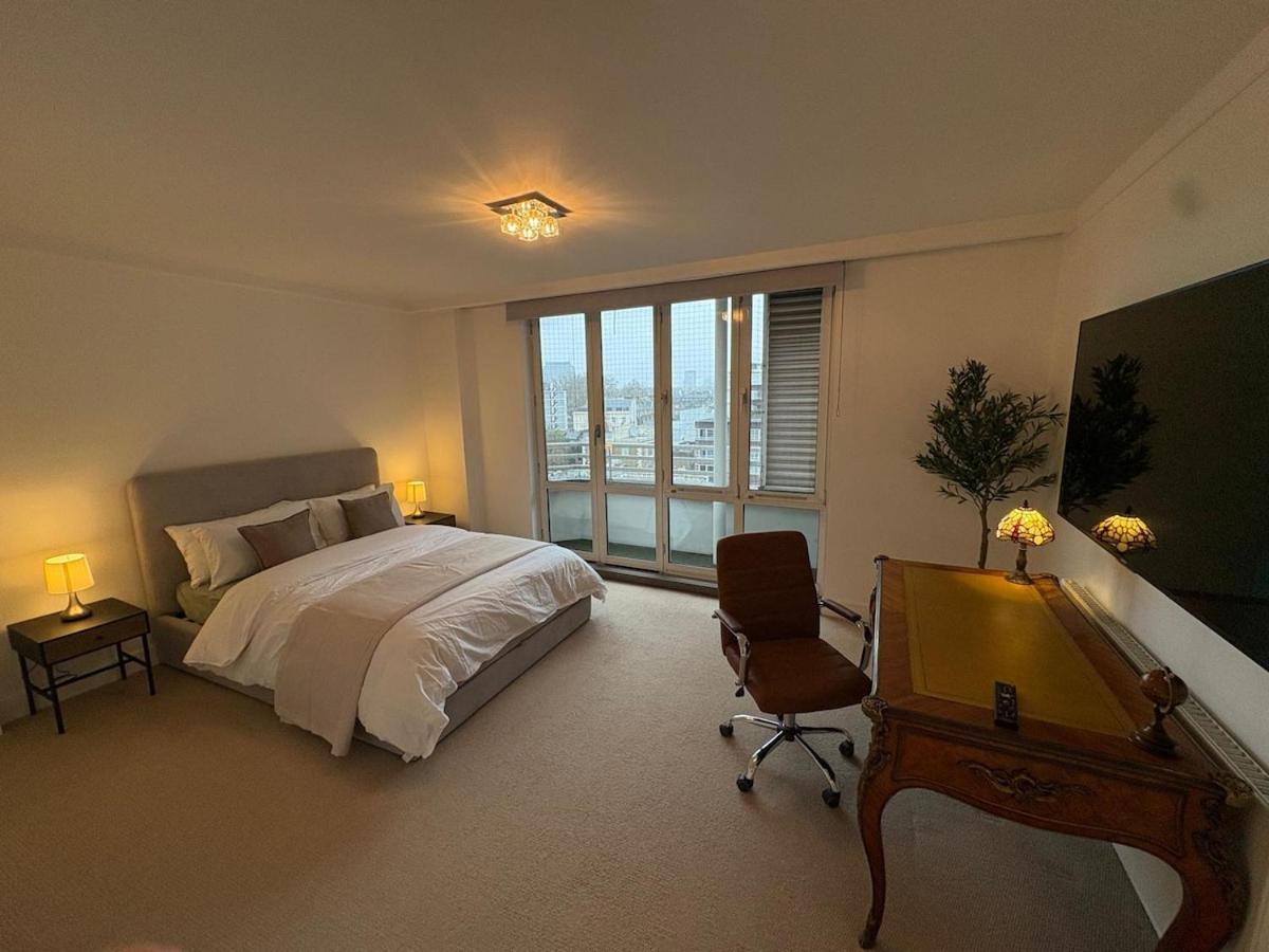 Hideaway Opposite Hyde Park 3 Bed by City Peace - 2