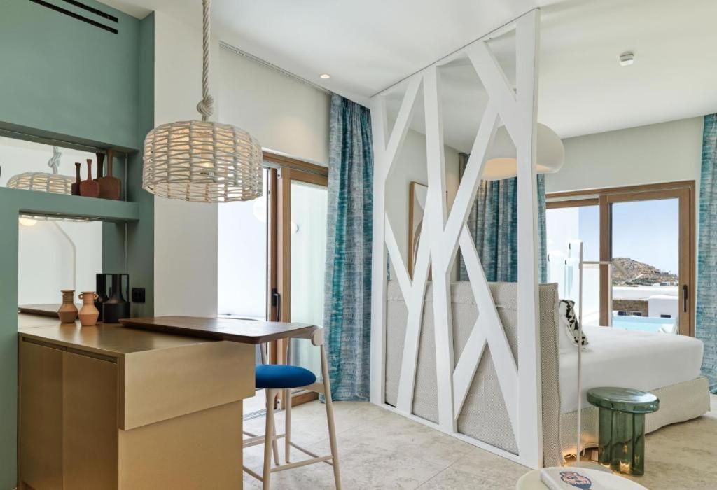 LYO II Boutique Suites - 5