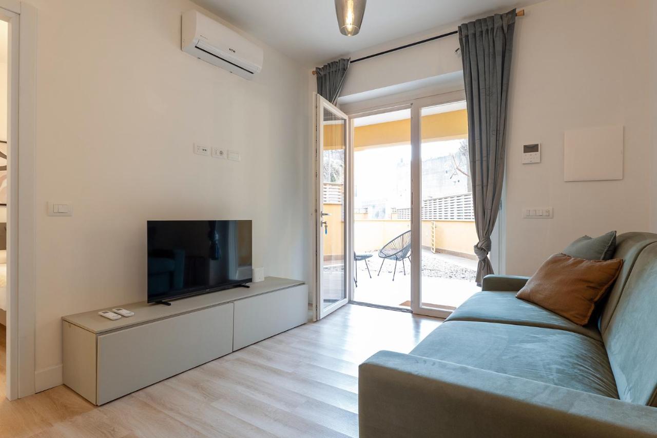 Urban Oasis with Patio Labicana Apartment near Termini - 5