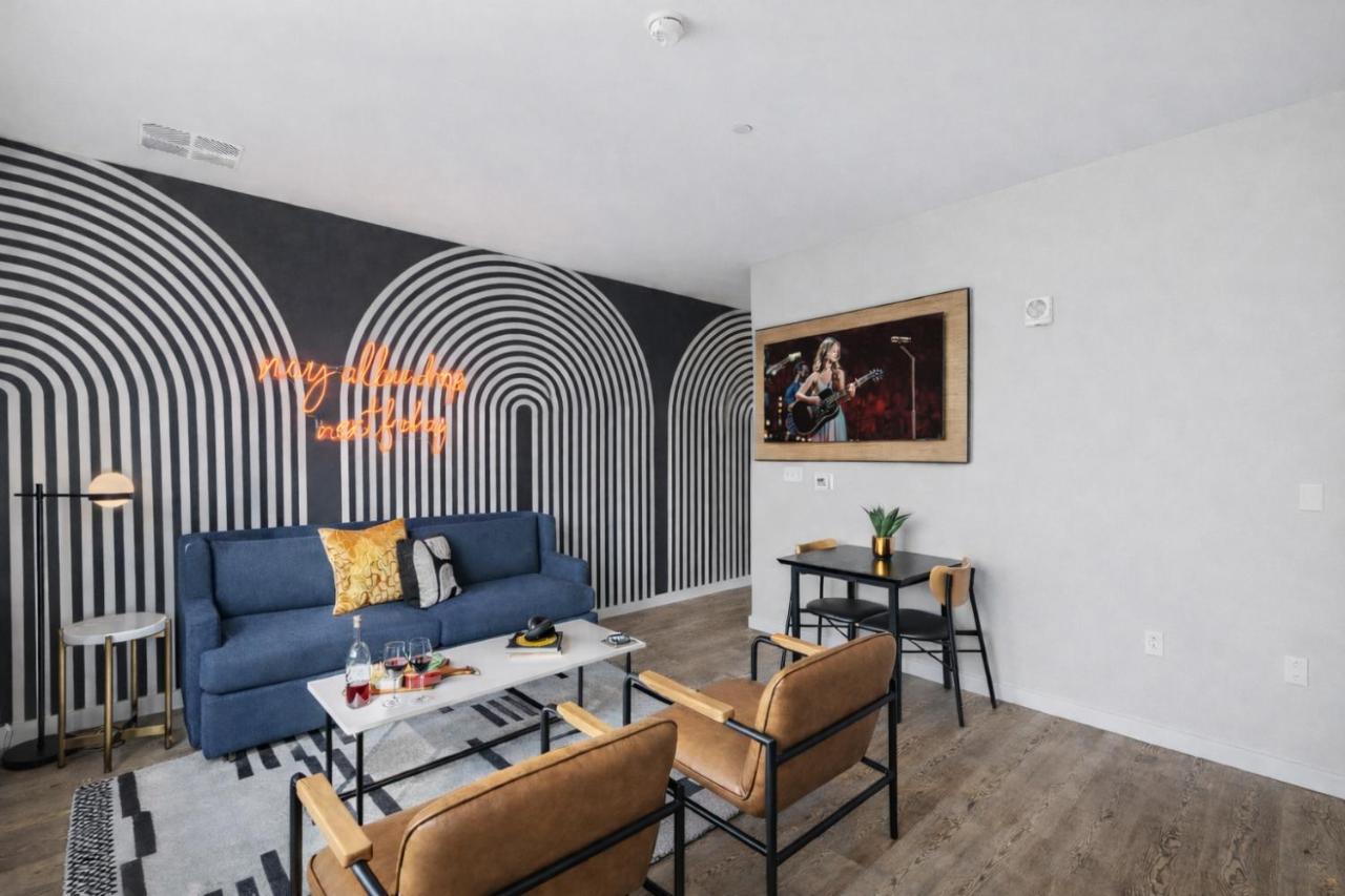 Vinyl - Rooftop Pool - Gym - On Music Row