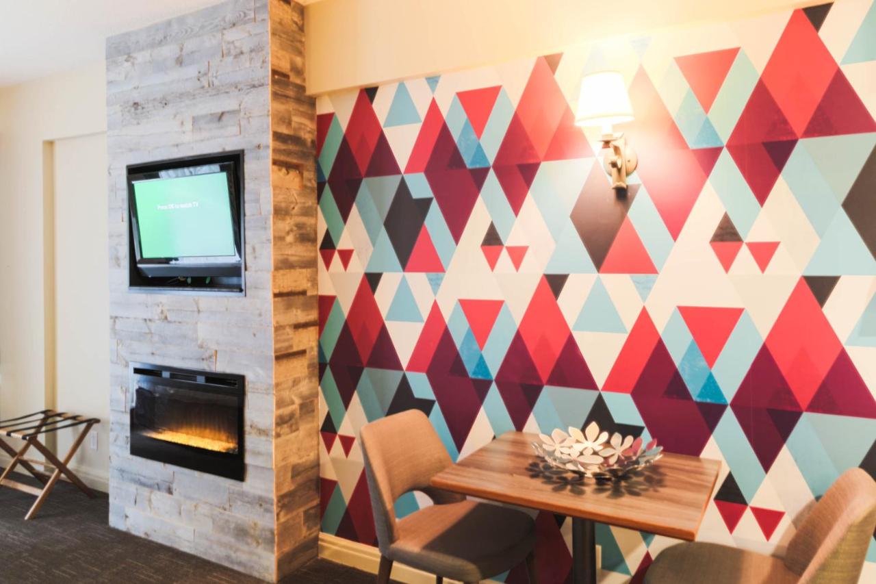 Summit Lodge Boutique Hotel Whistler photo