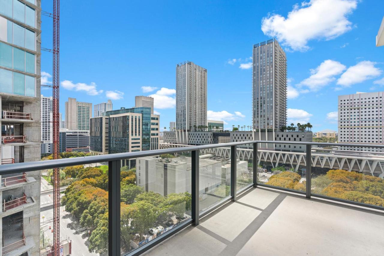 Spacious Condo to Steps from the Kaseya Center - 4